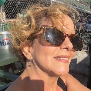 Meet your Posher, Diana